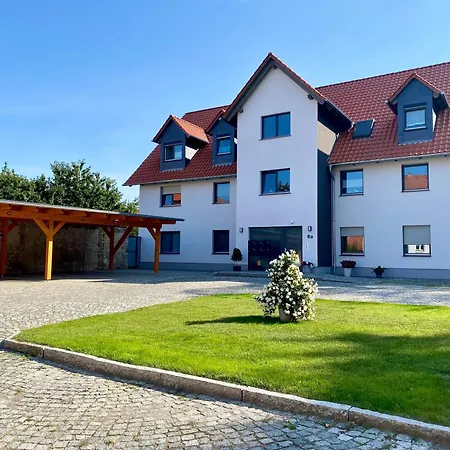 Bertchen - Barrierefrei Mit Suedterrasse Und Carport In Ruhiger Altstadtlage Von Ballenstedt
