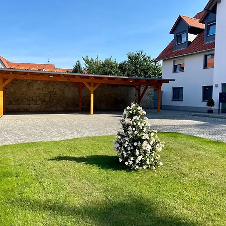 Bertchen - Barrierefrei Mit Suedterrasse Und Carport In Ruhiger Altstadtlage Von Appartement Ballenstedt