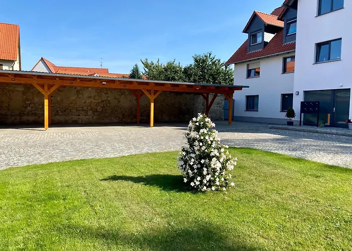 Bertchen - Barrierefrei Mit Suedterrasse Und Carport In Ruhiger Altstadtlage Von Appartement Ballenstedt